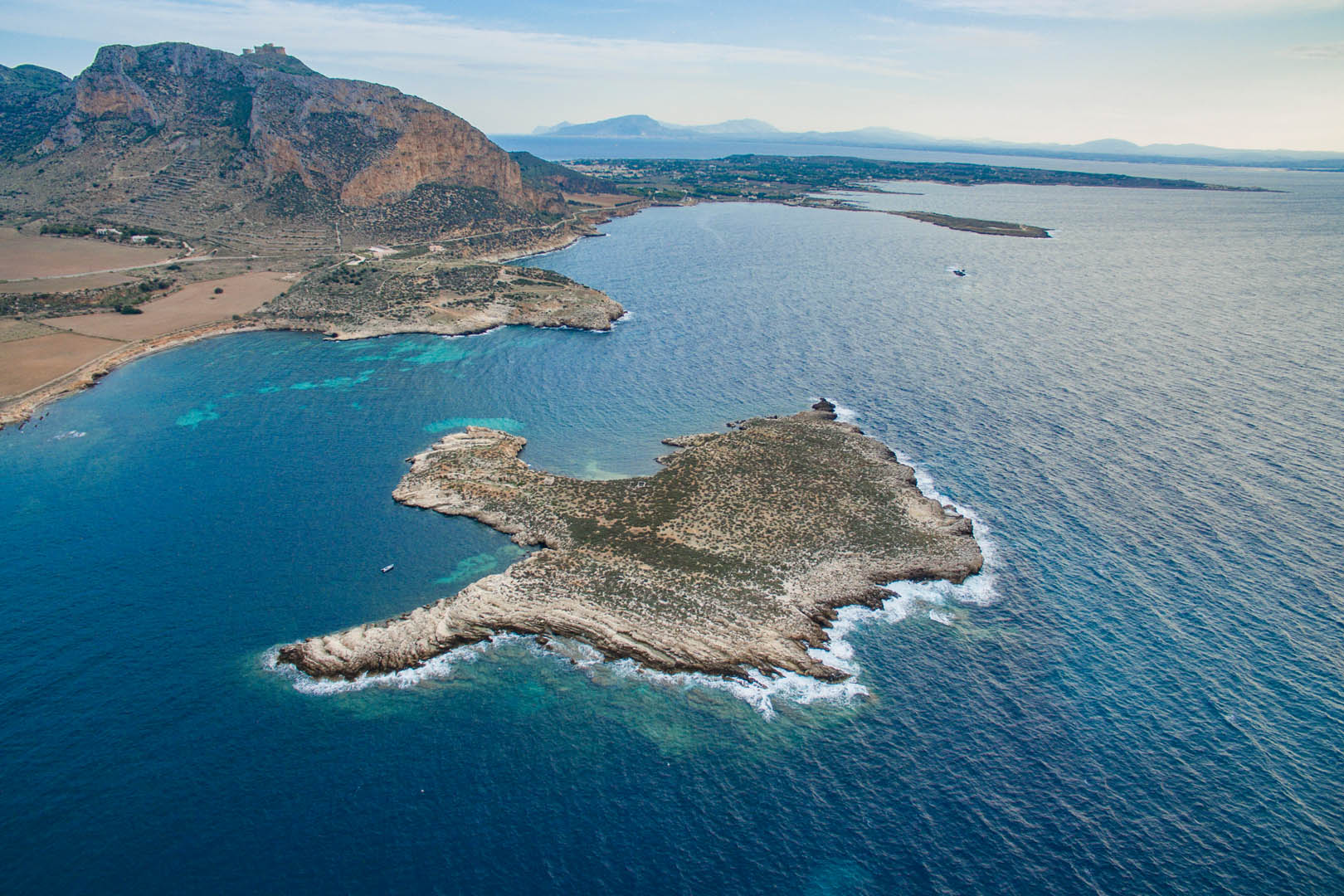 ISOLA - VILLE E CASE AL MARE IN VENDITA NELLE ISOLE